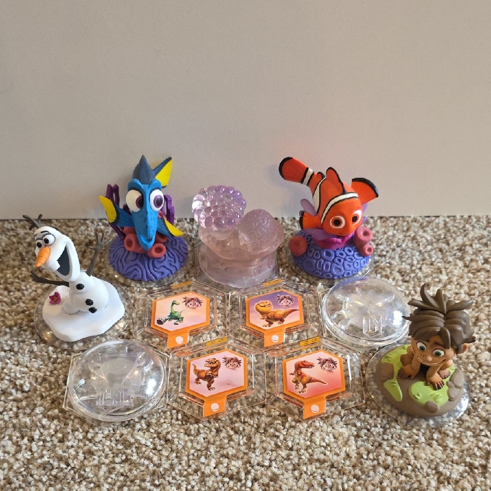 Disney Infinity 3.0 Bundle - Nemo, Olaf, Dinosaur, Crystals
